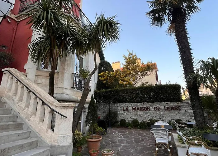 Hotel La Maison Du Lierre 3*