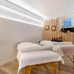 Hotel Hôtel&espace Bien-être La Maison Du Lierre Biarriz