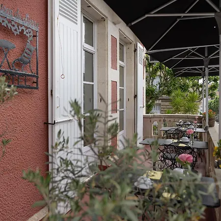 Hôtel&espace Bien-être La Maison Du Lierre Hotel 3*